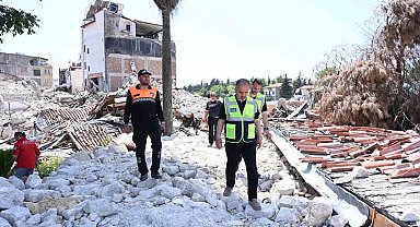 Büyük depremde yıkılan 752 yıllık Ulu Cami'nin enkazı temizleniyor