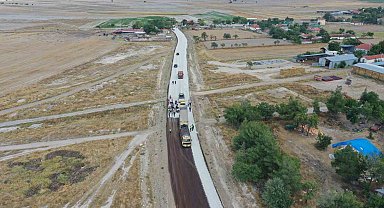 Denizli'de asfalt seferberliği devam ediyor
