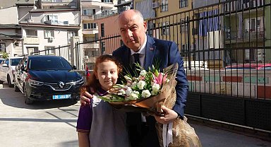 Denizli'de ilk ders zilini Vali Coşkun çaldı