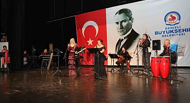 Denizli'de Latin ve nostalji konseri