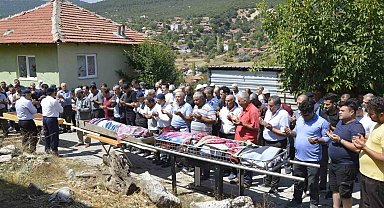 Denizli'deki kazada hayatını kaybeden aile Burdur'da toprağa verildi