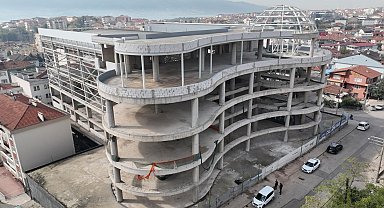 Derince'deki kongre merkezi belediye binasına dönüşecek