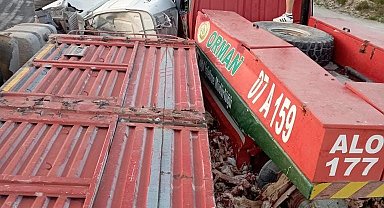 Devrilen kamyon park halindeki arazöz ve otomobile çarptı: 1 yaralı