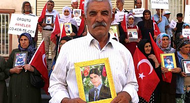 Diyarbakır annelerinin evlat nöbetine bir aile daha katıldı