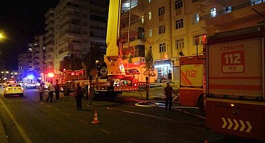 Diyarbakır'da yangında 4 itfaiye eri dumandan etkilendi