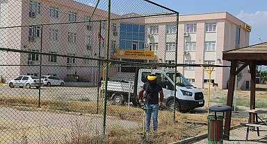 Döşemealtı Belediyesi'nden okul bahçelerine bakım