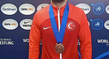 Enes Başar, bronz madalya kazandı