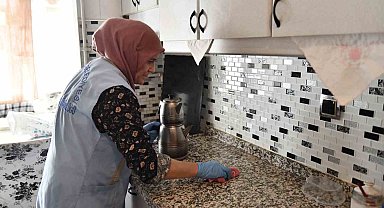 Evde temizlik hizmeti devam ediyor