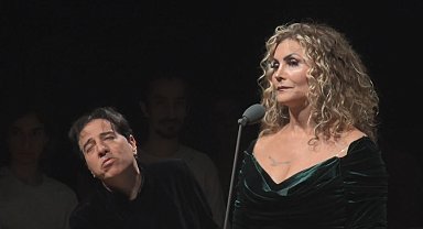 Fazıl Say, babası Ahmet Say için piyanonun başına geçti