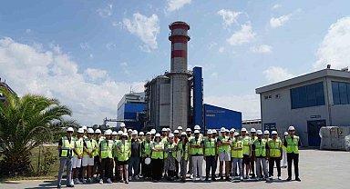 Genç mühendis adayları, elektrik üretimini yerinde inceledi