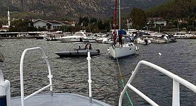 Göcek'te sürüklenen boş tekneyi KIYEM ekipleri kurtardı