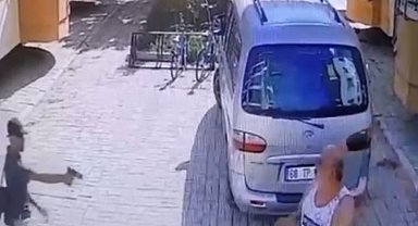 Gözlüklü ve şapkalı saldırganın kurşunlarının hedefinden kaçamadı