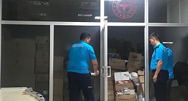 Hastaneye giren yılana operasyon