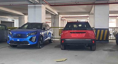 İBB'nin Seyrantepe'deki İSPARK katlı otoparkında onlarca sıfır araç görüntülendi
