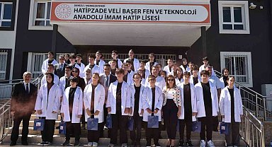 İmam hatipli öğrenciler beyaz önlüklerini giydiler