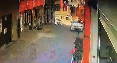 İstanbul'da akıl almaz kaza kamerada: El frenini indiren çocuklar boşluğa uçtu