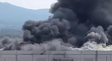 İzmir'de palet fabrikasında çıkan yangın kontrol altında