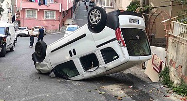 Kağıthane'de freni tutmayan araç takla attı