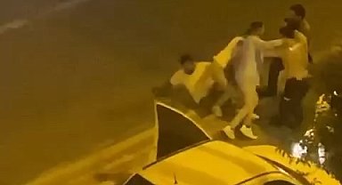 Kavga ettiler, domino taşı gibi devrildiler