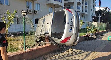 Kaza yapan sürücü aracını bırakıp kaçtı