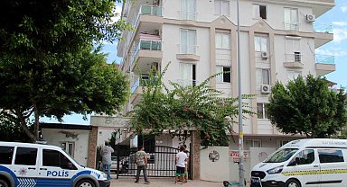 Kazakistan uyruklu 9 aylık hamile kadın evinde ölü bulundu