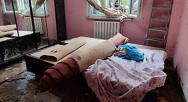 Kızına yaptığı çeyiz selde kullanılmaz hale geldi