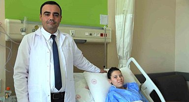Konya'da 14 yaşındaki çocuğun kamburu ameliyatla düzeltildi