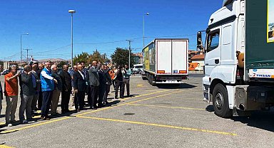 Konya'dan Hatay'a 100 çiftin düğünü için çeyiz yardımları tırlarla yola çıktı