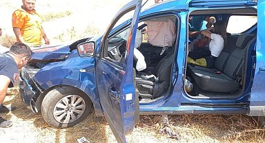 Korkuteli'nde zincirleme kaza: 2'si ağır 6 yaralı
