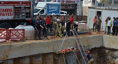 Maltepe'de İBB'nin meydan alt geçit çalışmasında bir işçi demirlerin altında kaldı