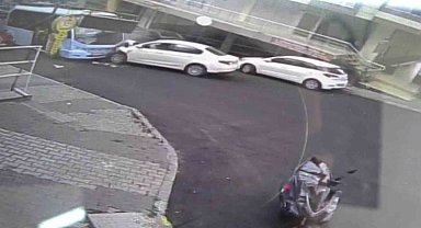 Maltepe'de otomobil ile minibüs çarpıştı: 3 kişi yaralandı