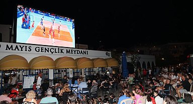 Marmarisliler tek yürek oldu Filenin sultanlarını izledi
