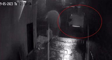 MASKO'da istinat duvarının kamyonun üzerine devrilme anı kamerada