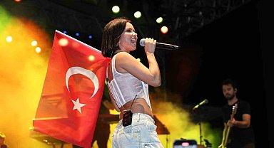 Menemen'deki Çömlek Festivali'nde Inna rüzgarı