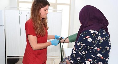 Merkezefendililer Sağlık Kabini'nde ücretsiz tedavi oluyor