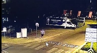 Muğla AK Parti binasına gerçekleştirilen saldırı anı güvenlik kamerasına yansıdı