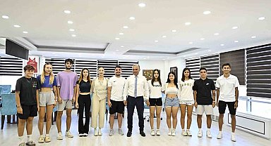 Muratpaşa, gençleri hayallerindeki üniversiteye kavuşturdu
