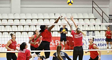 Muratpaşa'nın sultanları hazırlık maçından 4-1 galip ayrıldı