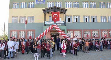 Muş'ta eğitim öğretim yılının ilk ders zili çaldı