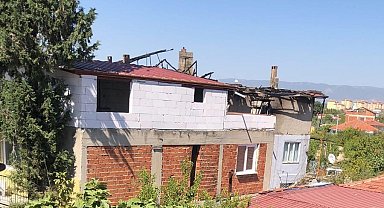 Ocakta unutulan yağ yangına neden oldu
