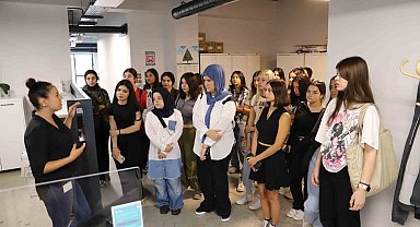 Öğrenciler elektik perakende sektörünü tanıdı
