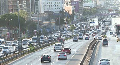 Okulların açıldığı ilk gün İstanbul'da trafik yoğunluğu yaşandı
