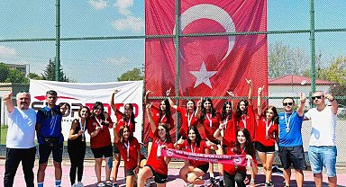 Ortaköy U16 Hokey kızlar 1. Lig şampiyonu