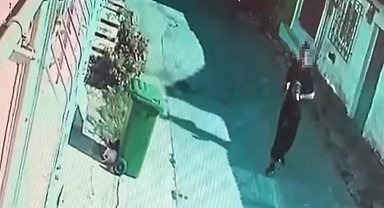 Örümcek adam gibi tırmandığı balkondan kıyafet çaldı