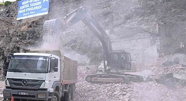 Osmangazi'den tarihi ortaya çıkartan yıkım