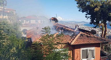 Otluk alanda çıkan yangın, çam ağacının kozalağından lüks villalara sıçradı