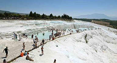 Pamukkale'nin ziyaretçi sayısı her geçen gün artıyor