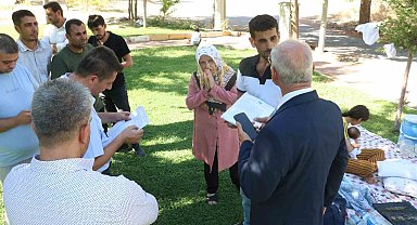 Parkta kalan 6 kişilik aileye Karaköprü Belediyesi sahip çıktı
