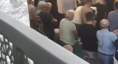 Pendik'te 'cuma namazında tokat attın' kavgası