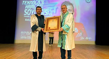 Selçuk Bayraktar'a İzmir'de 'Fahri Doktora' unvanı